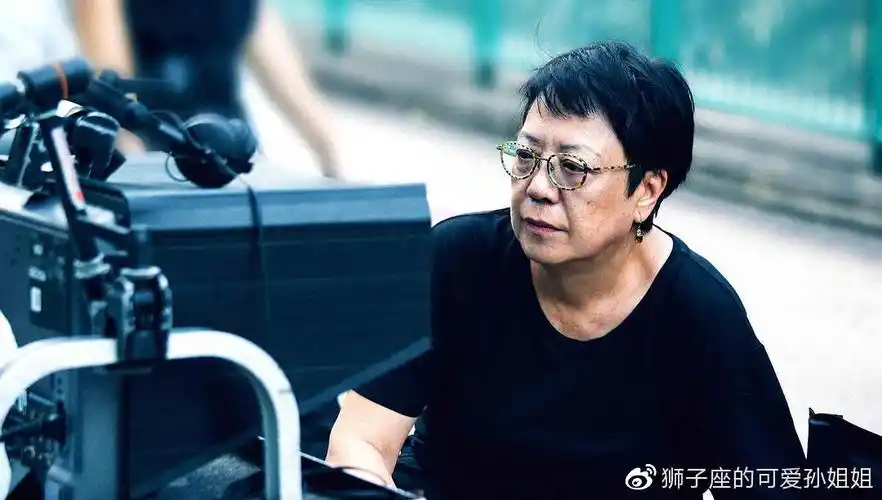 贾玲《你好,李焕英》票房破21,中国十大女导演排行榜曝光